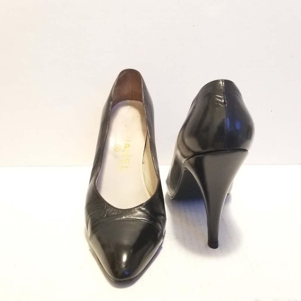 CHANEL Leather Black Heels Pumps.